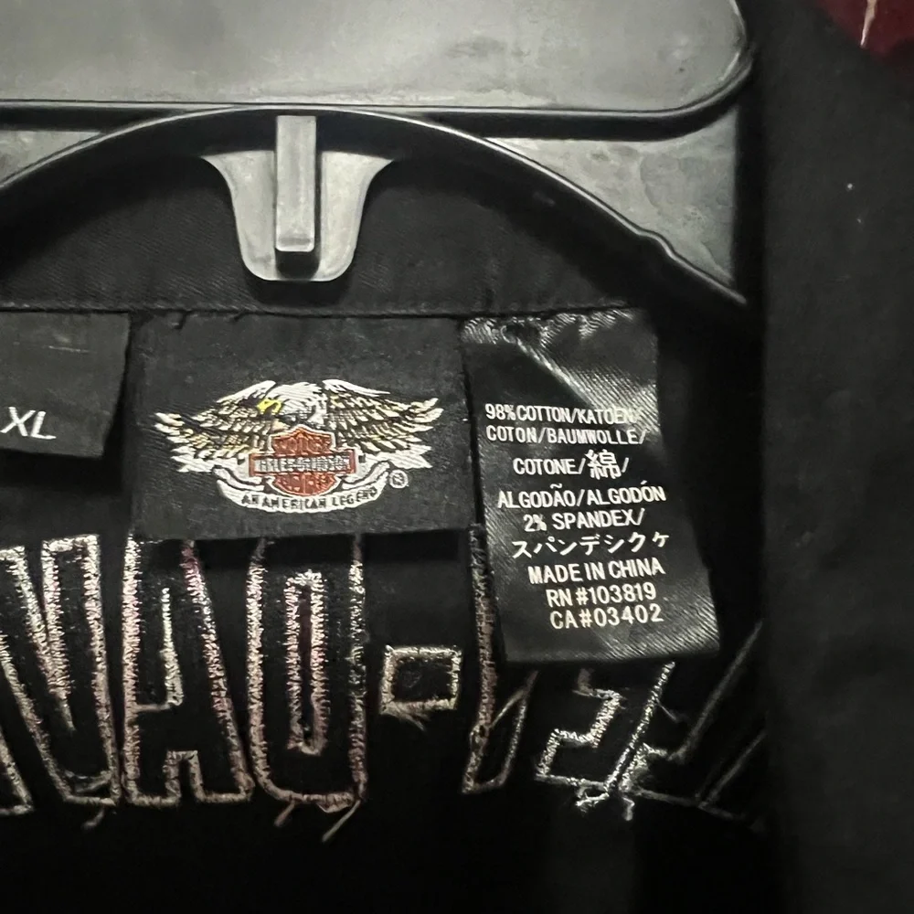 Harley Davidson Black and Pink zip up blouse - Picture 2 of 3